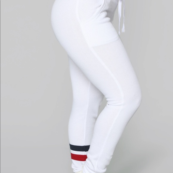 !Sold!❌New Fashion Nova White Jogger Outfit - Picture 6 of 8